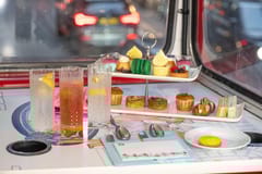 London: Gin and Afternoon Tea Bus Tour with Audio Guide