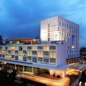Morrissey Hotel Residences