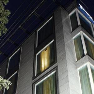 Rosemallow Hotel