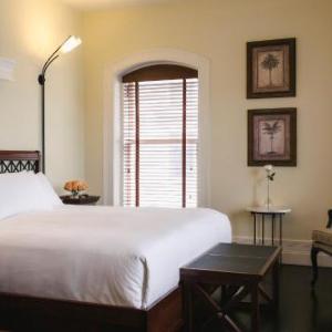 Le Place d Armes Hotel Suites