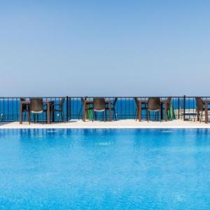 Olivia Palm Hotel