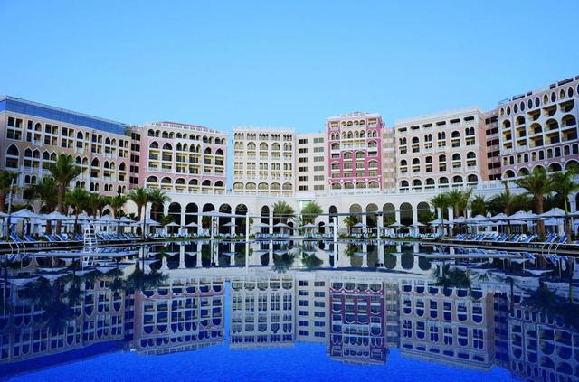The Ritz-Carlton Abu Dhabi - Grand Canal