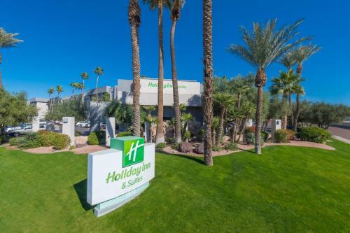 Holiday Inn and Suites Phoenix Airport North