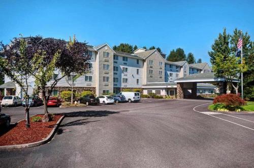 Country Inn & Suites by Radisson Portland International Airport OR