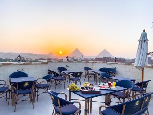Pyramids Golden Gate Hotel - Full Pyramids View & Roof Top